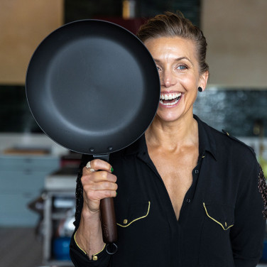 Stekpanna kolstål 28 cm Tina Nordström